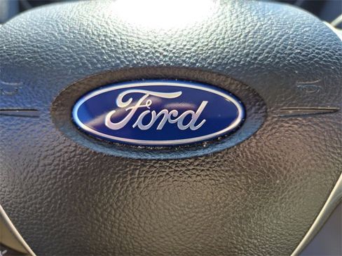 Used 2016 Ford Escape SE w/ SE Chrome Package image 28