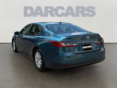 Used 2025 Toyota Camry LE w/ Convenience Package FWD image 5