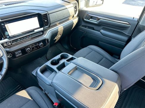 Used 2024 Chevrolet Silverado 3500 LT image 22