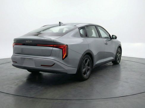 Used 2025 Kia K4 LXS image 9