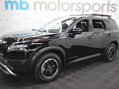 Used 2023 Nissan Pathfinder Rock Creek image 2