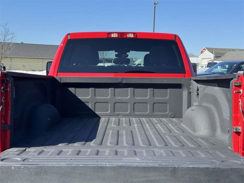 Used 2024 RAM 2500 Big Horn w/ Sport Appearance Package image 29