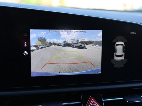 Used 2024 Kia Niro SX Touring image 26