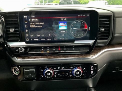 Used 2024 GMC Sierra 1500 Elevation w/ Preferred Package AWD/4WD image 21