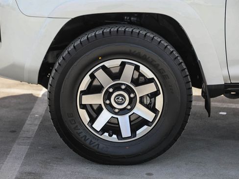 Used 2023 Toyota 4Runner TRD Off-Road Premium w/ Off Road Premium Plus Package AWD/4WD image 10