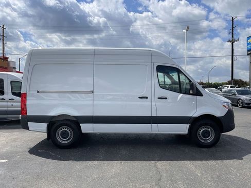 Used 2024 Mercedes-Benz Sprinter 2500 w/ Acoustic Package image 13