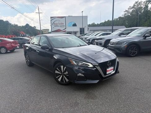 Used 2022 Nissan Altima 2.5 SV FWD image 2