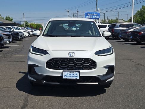 Used 2023 Honda HR-V LX image 2