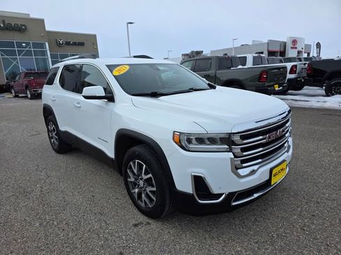 Used 2023 GMC Acadia SLE w/ Driver Convenience Package image 5