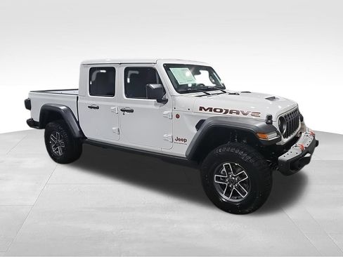 New 2026 Jeep Gladiator Mojave w/ Steel Bumper Group AWD/4WD image 2