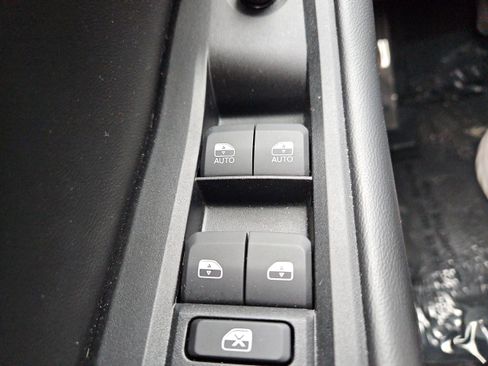 Used 2023 Jeep Grand Cherokee Limited image 62