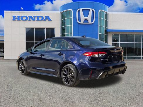 Used 2023 Toyota Corolla SE image 3