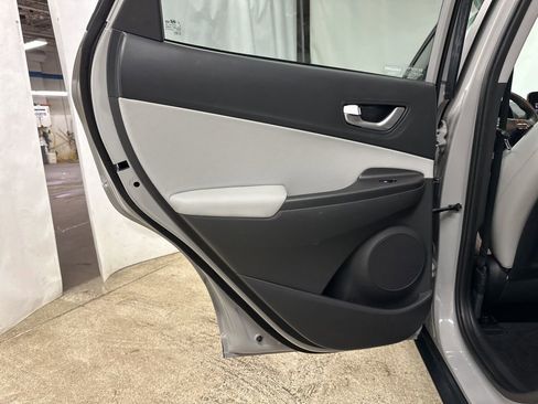 Used 2023 Hyundai Kona Limited image 16