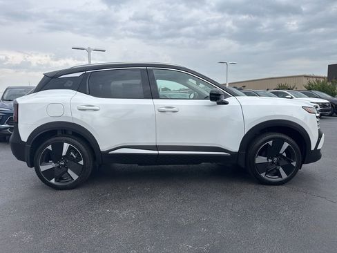 New 2026 Nissan Kicks SR w/ SR Premium Package AWD/4WD image 6
