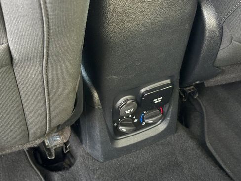 Used 2021 Ford Transit Connect XLT image 14