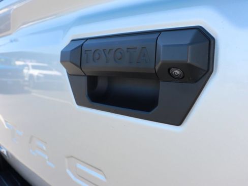 Used 2024 Toyota Tacoma SR5 AWD/4WD image 27