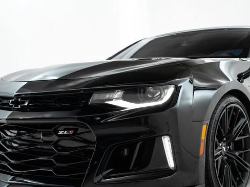 Used 2018 Chevrolet Camaro ZL1 RWD image 16