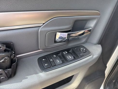 Used 2016 RAM 2500 SLT image 10