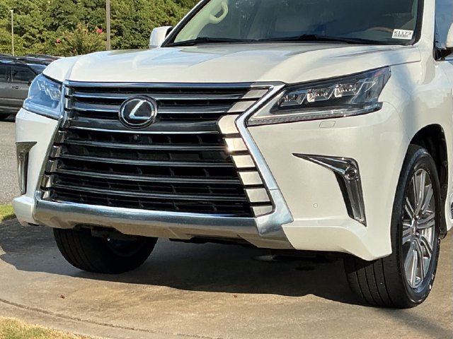 Used 2016 Lexus LX 570 4WD w/ Luxury Package image 11