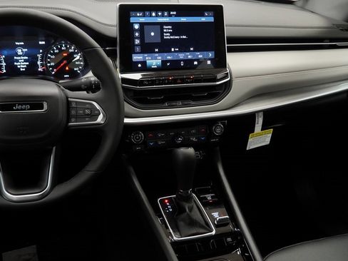 New 2026 Jeep Compass Limited image 19