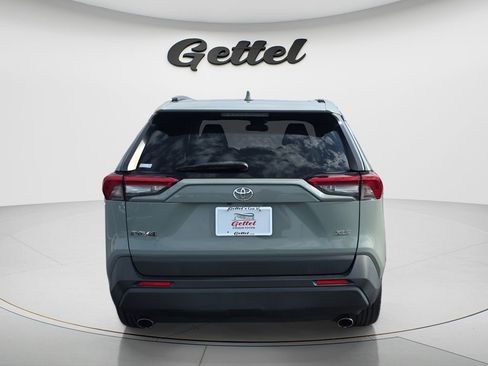 Used 2019 Toyota RAV4 XLE Premium FWD image 6
