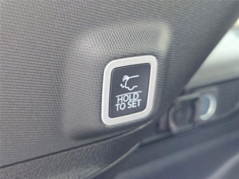 New 2025 Jeep Grand Cherokee Limited w/ Black Appearance Package image 20