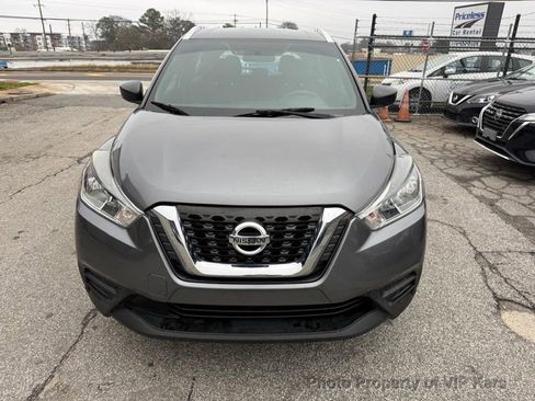 Used 2019 Nissan Kicks S image 2