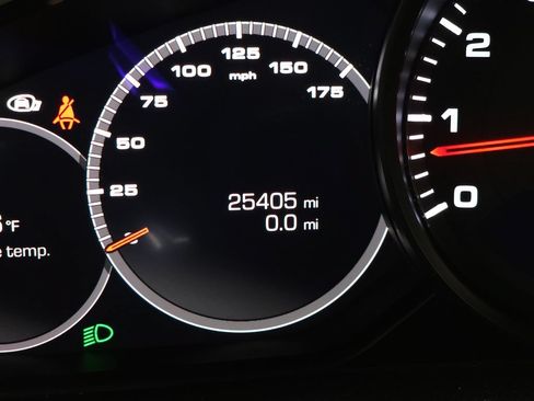 Used 2020 Porsche Cayenne AWD/4WD image 22