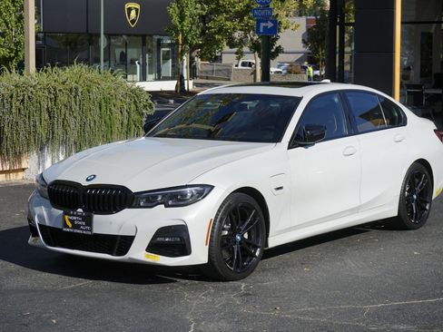 Used 2022 BMW 330e w/ M Sport Package image 2