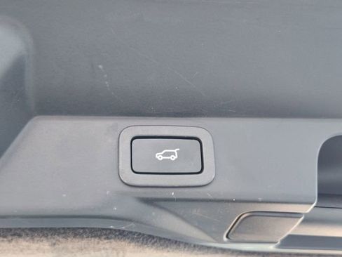 Used 2017 Land Rover Range Rover Sport HSE image 30