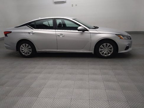 Used 2019 Nissan Altima 2.5 S FWD image 11