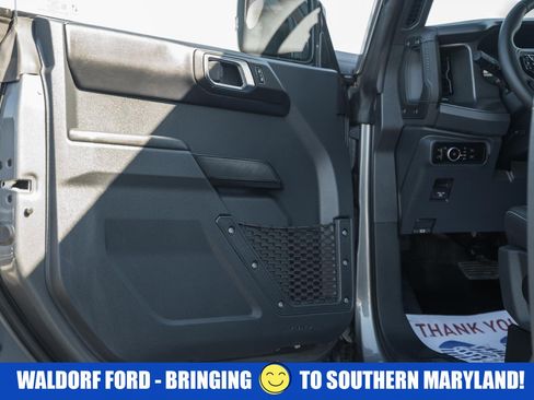 Used 2025 Ford Bronco Badlands image 40