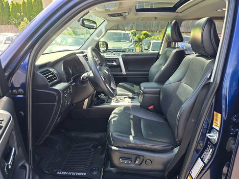 Used 2018 Toyota 4Runner Limited AWD/4WD image 21