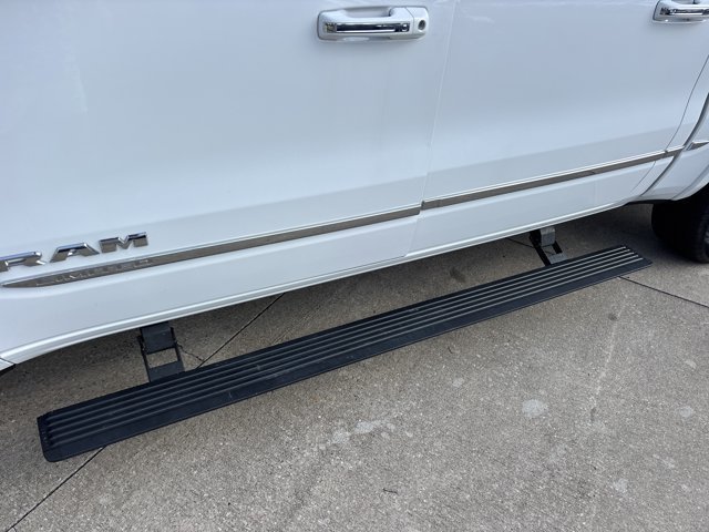Used 2022 RAM 1500 Limited AWD/4WD image 16