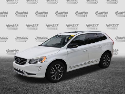 Used 2017 Volvo XC60 T6 Dynamic w/ Preferred Option Package AWD/4WD image 5