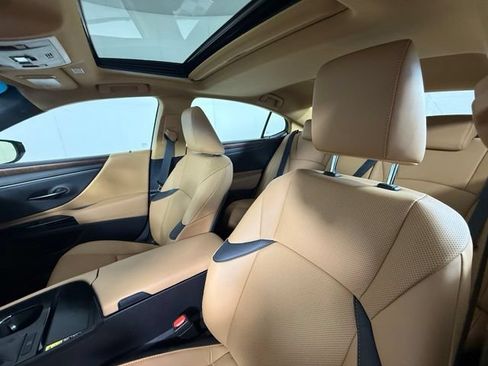 Certified 2025 Lexus ES 350 w/ Premium Package FWD image 5