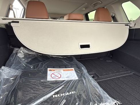 New 2026 Nissan Rogue Platinum w/ Platinum Premium Package AWD/4WD image 25
