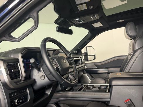 Used 2024 Ford F350 Platinum w/ FX4 Off-Road Package image 22