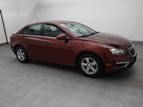 Used 2015 Chevrolet Cruze LT w/ Technology Package FWD image 11