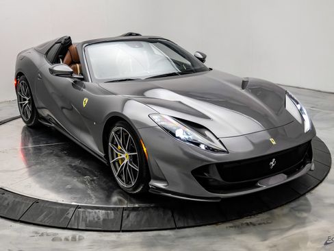 Used 2022 Ferrari 812 GTS RWD image 32