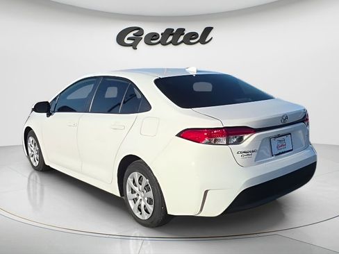 Used 2023 Toyota Corolla LE FWD image 3