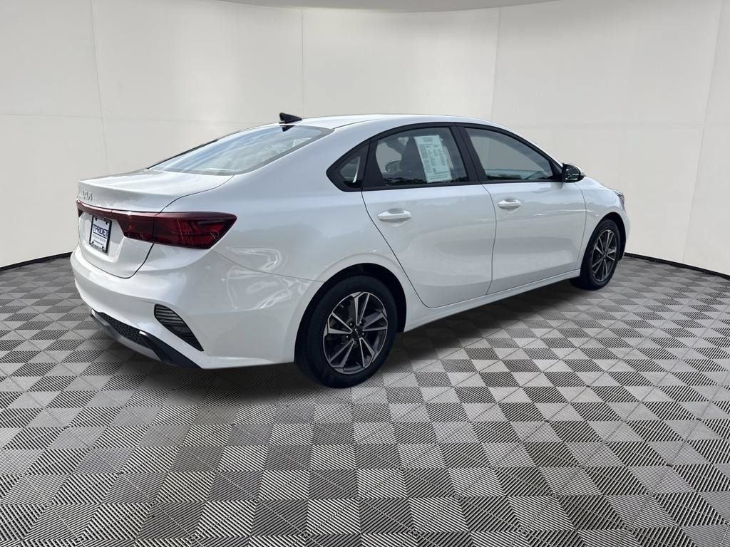 Used 2023 Kia Forte LXS FWD image 5