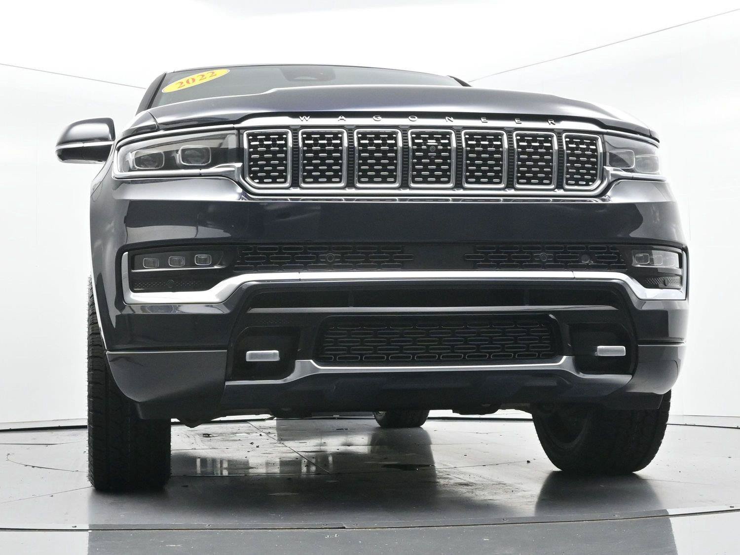 Used 2022 Jeep Grand Wagoneer Series III w/ HD Trailer Tow Package AWD/4WD image 55