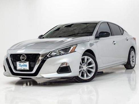 Used 2020 Nissan Altima 2.5 S image 1