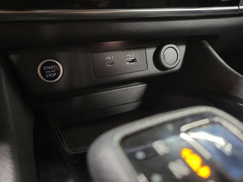 Used 2021 Nissan Rogue S AWD/4WD image 18
