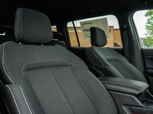 New 2025 Jeep Grand Cherokee L Laredo image 11