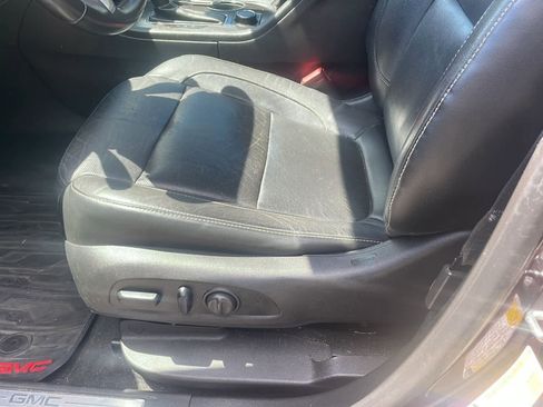 Used 2018 GMC Acadia SLT AWD/4WD image 12
