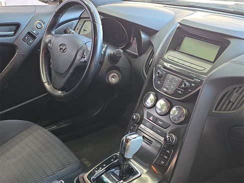 Used 2013 Hyundai Genesis 2.0T image 16