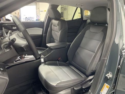 New 2026 Chevrolet Trax LT w/ Driver Confidence Package FWD image 11