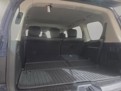 Used 2020 Nissan Armada Platinum image 12